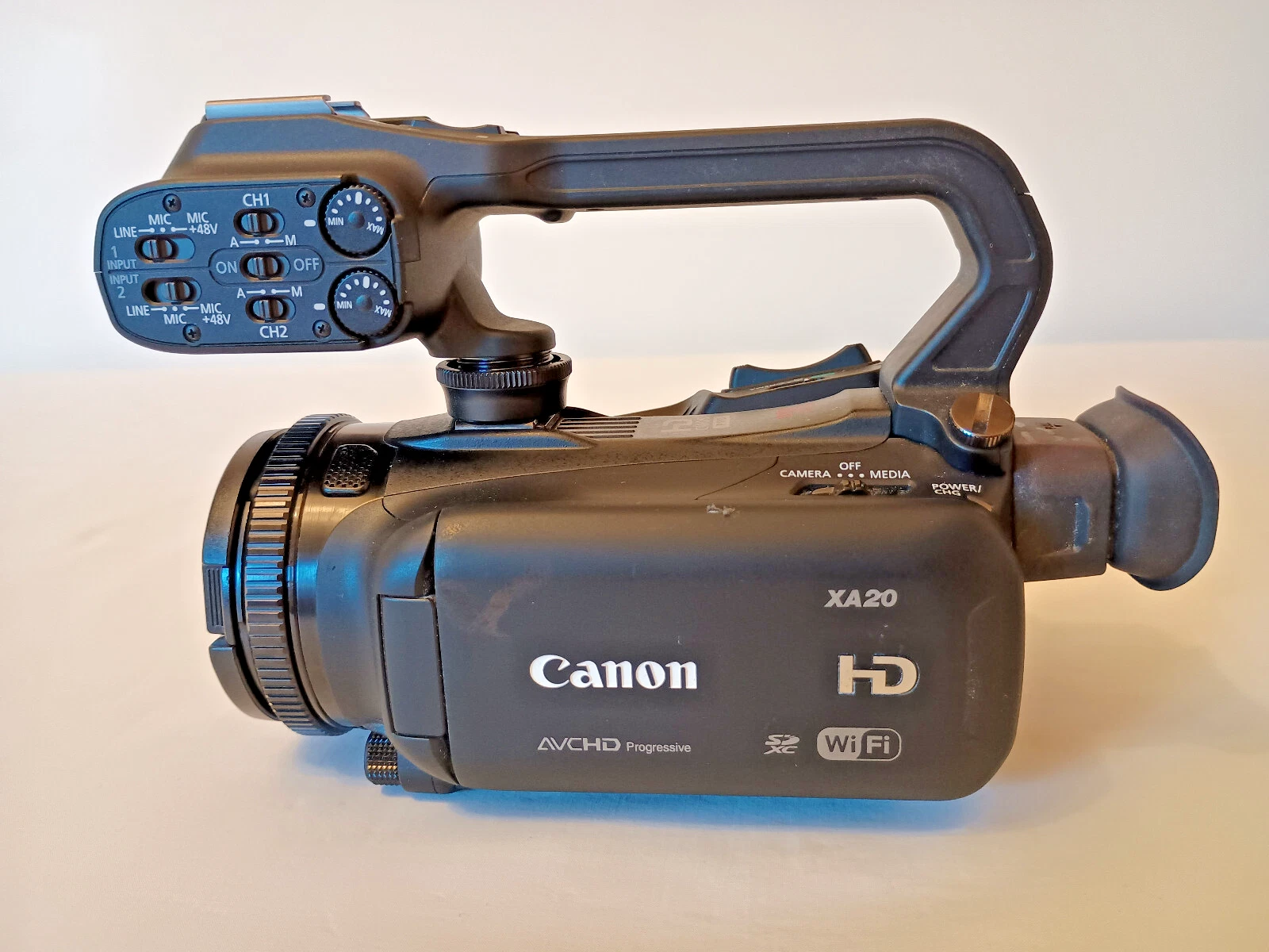 Canon XA20 Professional HD Camcorder – Great Condition + Case, Battery & Charger